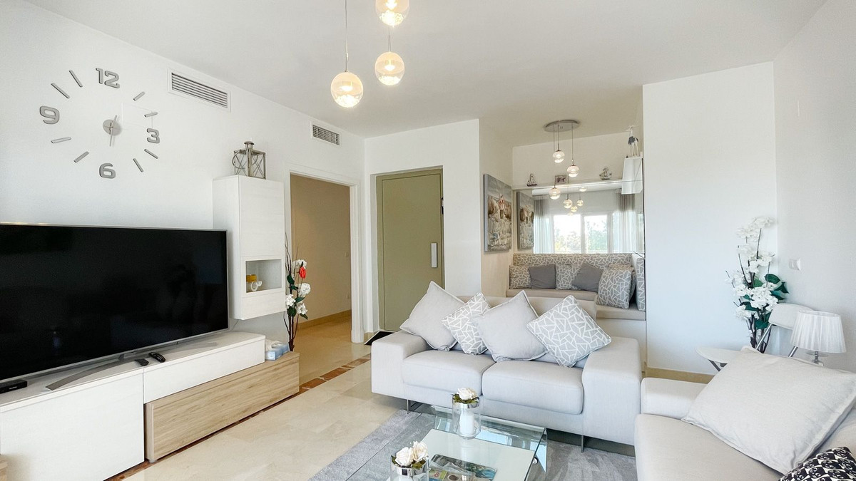 4 Bed Apartment for sale in Nueva Andalucía Costa Del Sol, Málaga, Spain