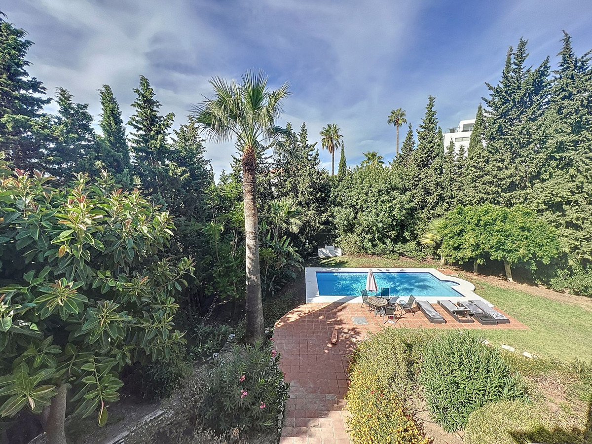 Se vende Villa - Chalet de 5 dormitorios en Costa Del Sol, Málaga, España