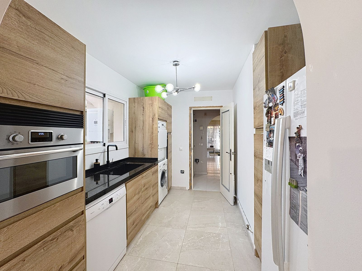 Se vende Villa - Chalet de 5 dormitorios en Costa Del Sol, Málaga, España