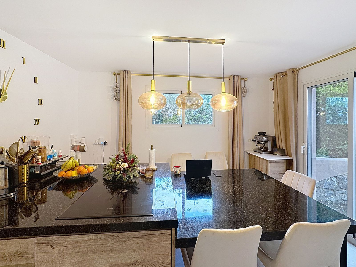 Se vende Villa - Chalet de 5 dormitorios en Costa Del Sol, Málaga, España