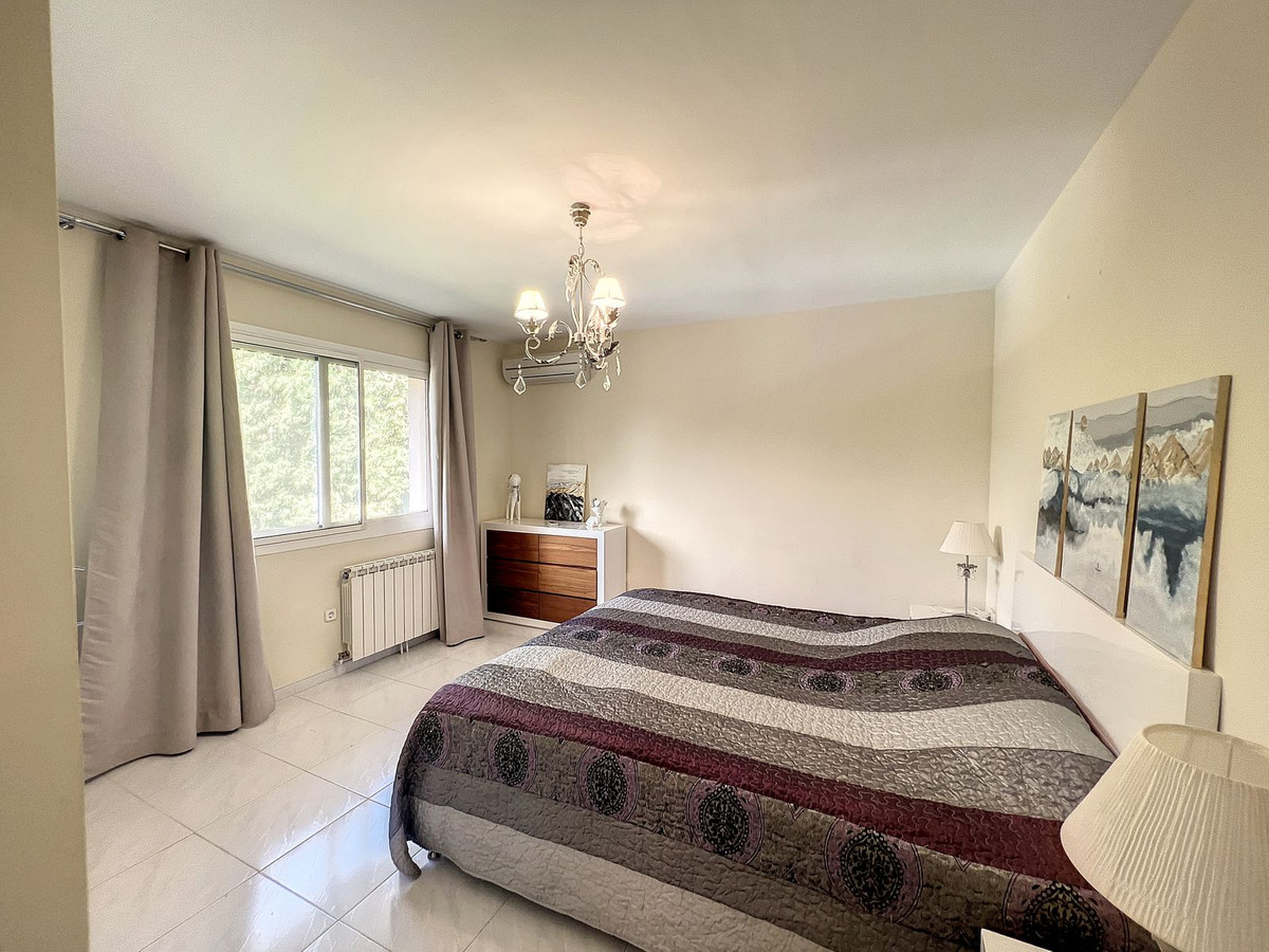 Se vende Villa - Chalet de 5 dormitorios en Costa Del Sol, Málaga, España