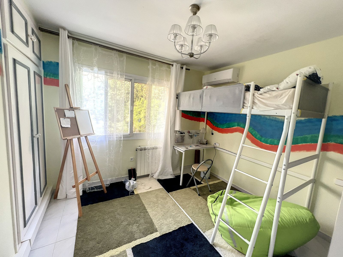 Se vende Villa - Chalet de 5 dormitorios en Costa Del Sol, Málaga, España