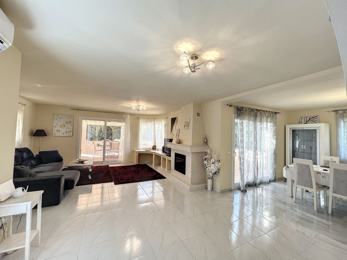 Se vende Villa - Chalet de 5 dormitorios en Costa Del Sol, Málaga, España