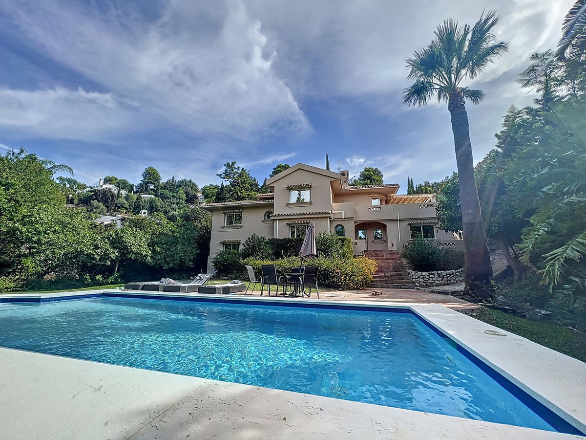 Se vende Villa - Chalet de 5 dormitorios en Costa Del Sol, Málaga, España