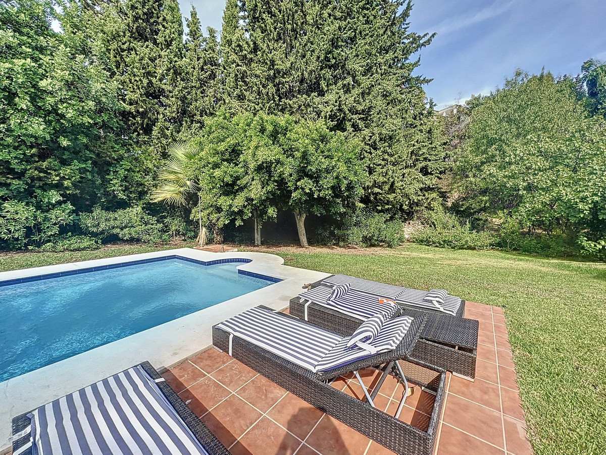 Se vende Villa - Chalet de 5 dormitorios en Costa Del Sol, Málaga, España