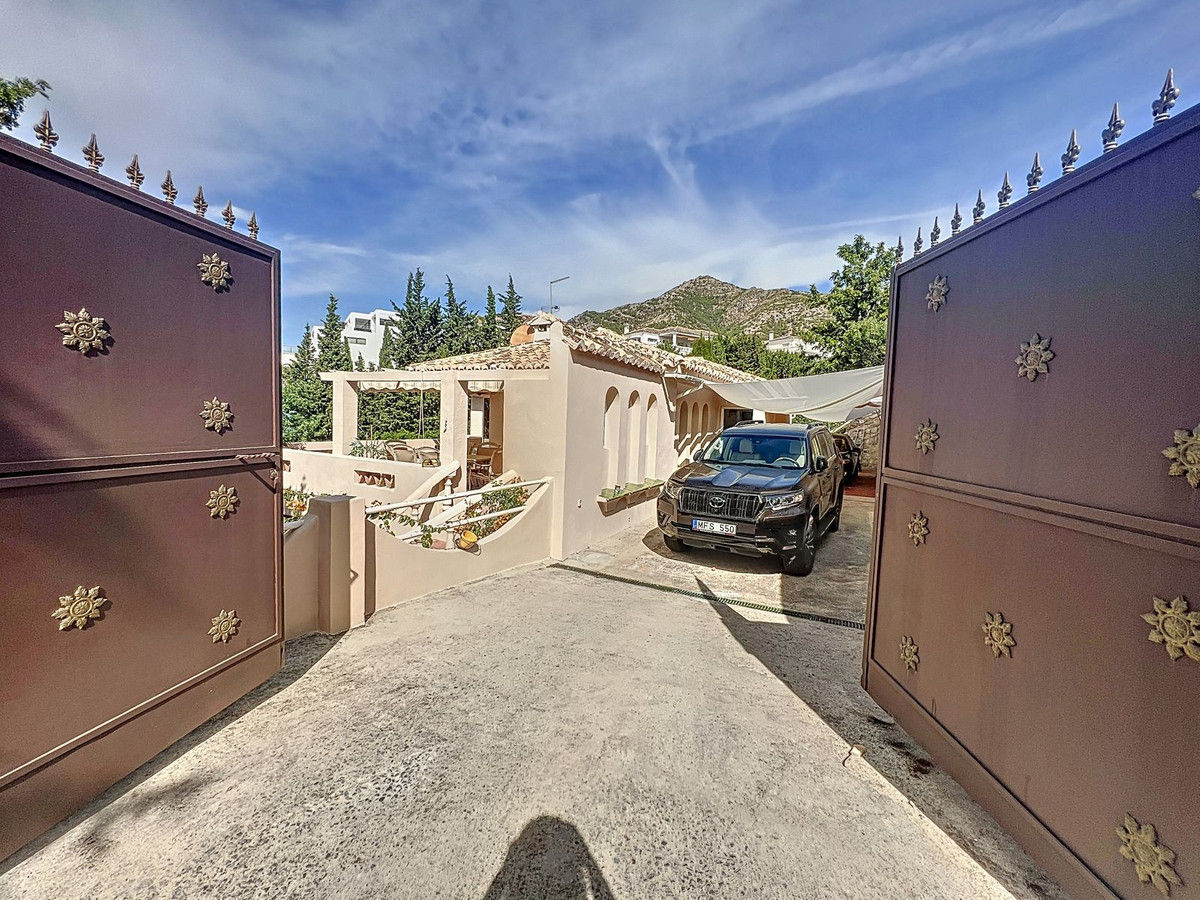 Se vende Villa - Chalet de 5 dormitorios en Costa Del Sol, Málaga, España