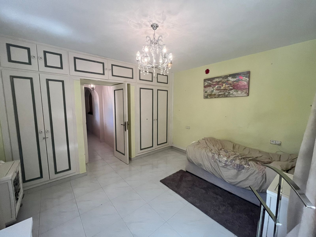 Se vende Villa - Chalet de 5 dormitorios en Costa Del Sol, Málaga, España