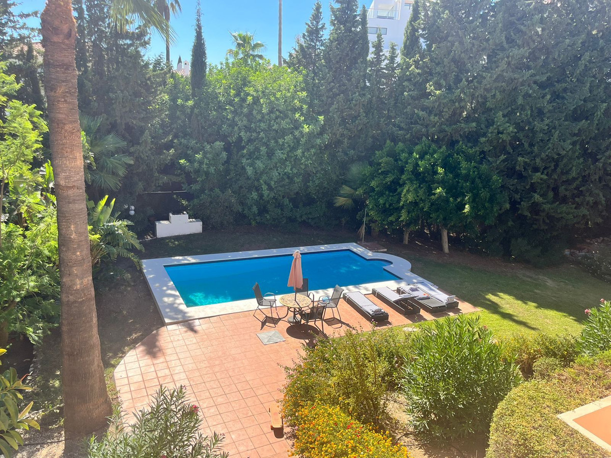 Se vende Villa - Chalet de 5 dormitorios en Costa Del Sol, Málaga, España