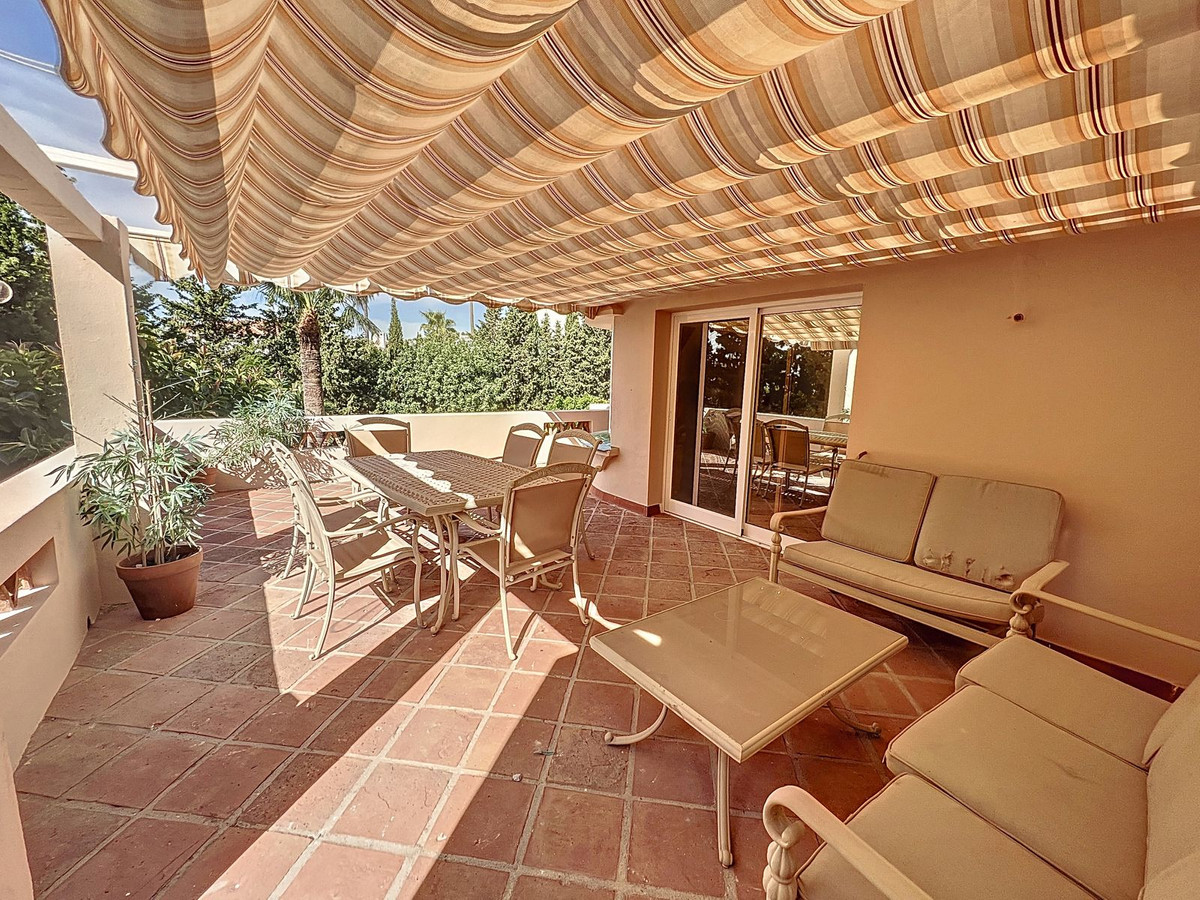 Se vende Villa - Chalet de 5 dormitorios en Costa Del Sol, Málaga, España