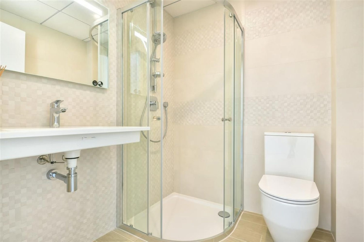Se vende Apartamento Planta Media de 3 dormitorios en Costa Blanca, Alicante, España