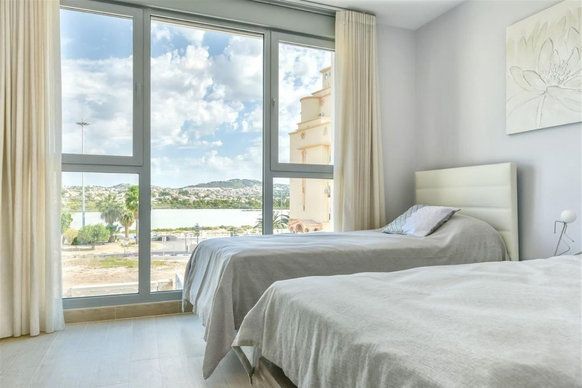 Se vende Apartamento Planta Media de 3 dormitorios en Costa Blanca, Alicante, España