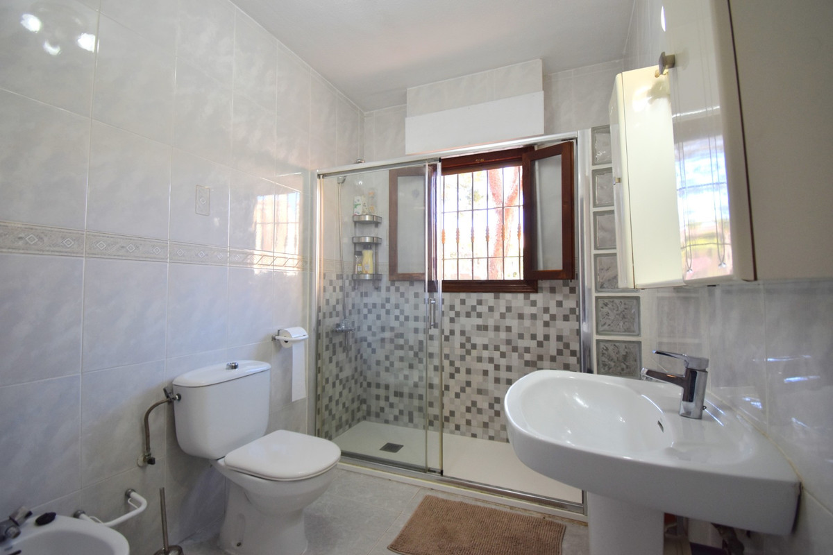 6 Bed Townhouse for sale in Villamartin Costa Blanca, Alicante, Spain