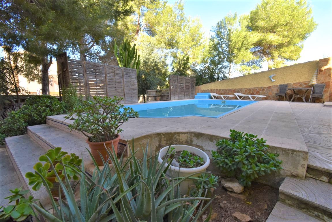 6 Bed Townhouse for sale in Villamartin Costa Blanca, Alicante, Spain