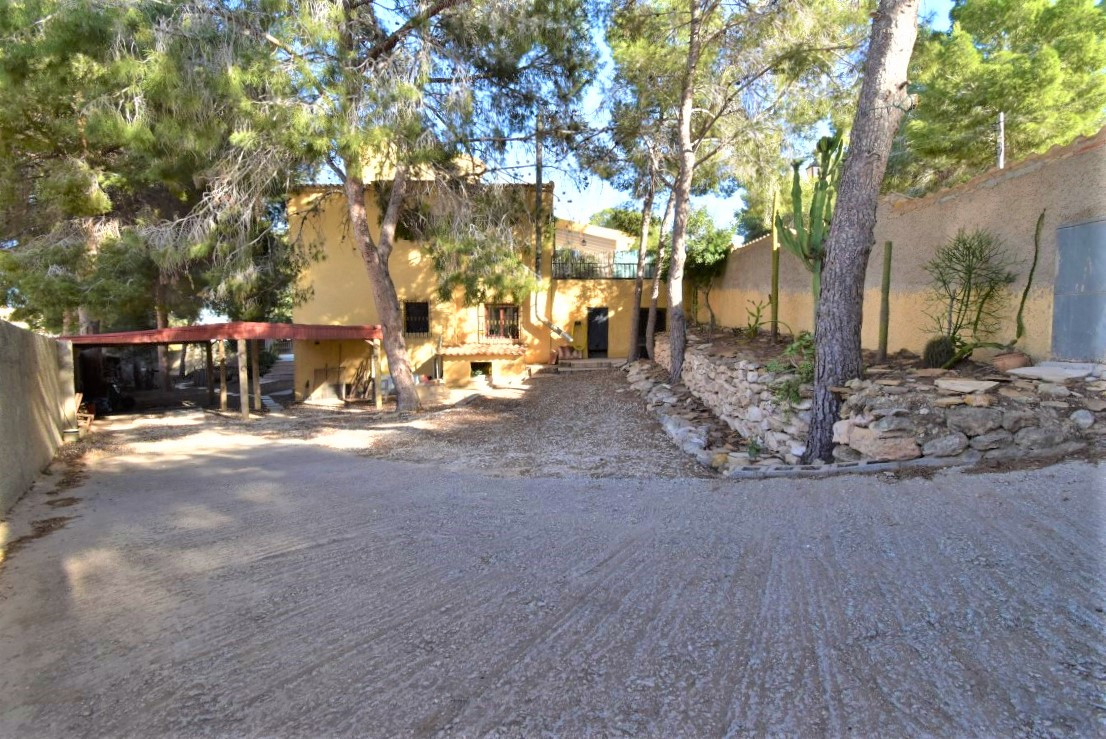 6 Bed Townhouse for sale in Villamartin Costa Blanca, Alicante, Spain