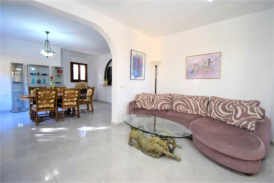6 Bed Townhouse for sale in Villamartin Costa Blanca, Alicante, Spain