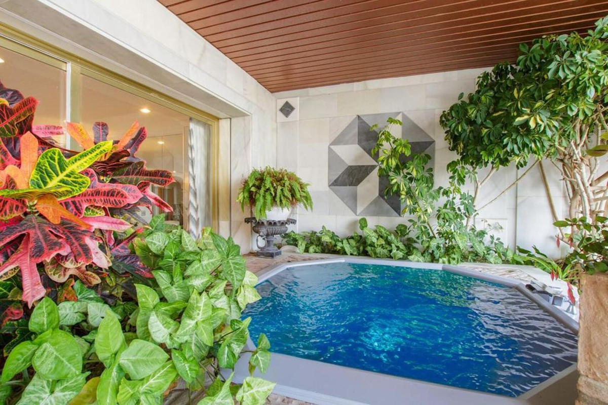 3 Bed Apartment for sale in Puerto Banús Costa Del Sol, Málaga, Spain