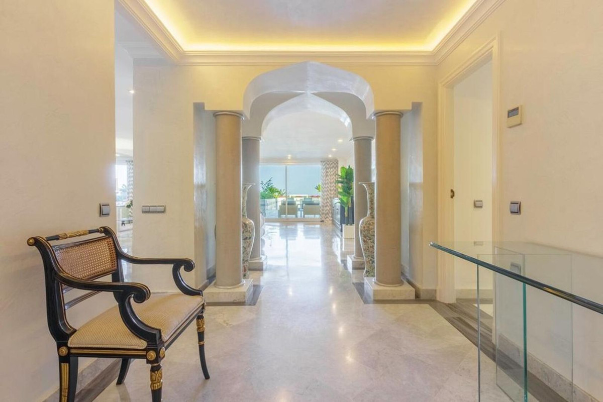 3 Bed Apartment for sale in Puerto Banús Costa Del Sol, Málaga, Spain