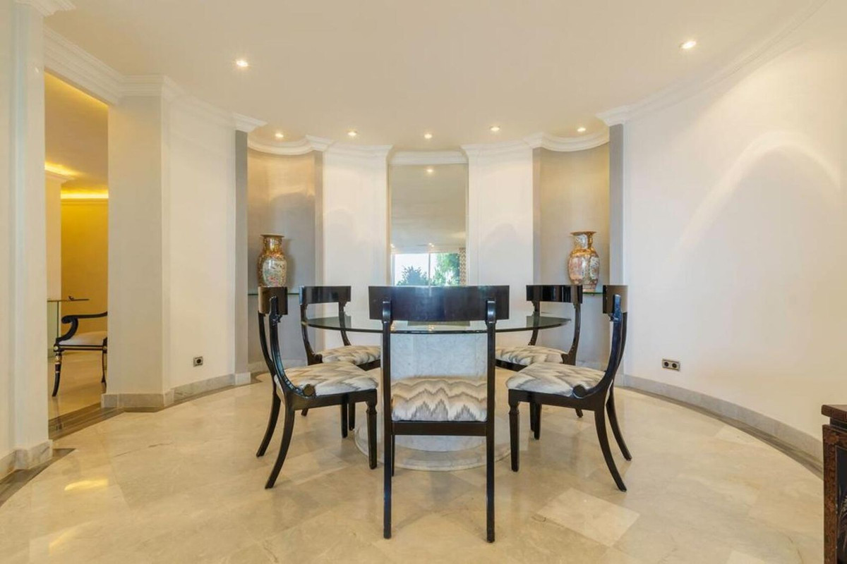 3 Bed Apartment for sale in Puerto Banús Costa Del Sol, Málaga, Spain