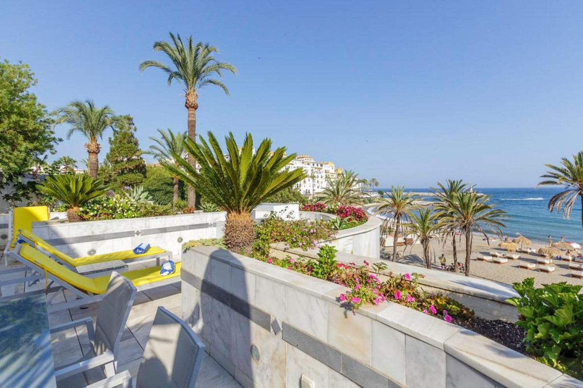 3 Bed Apartment for sale in Puerto Banús Costa Del Sol, Málaga, Spain