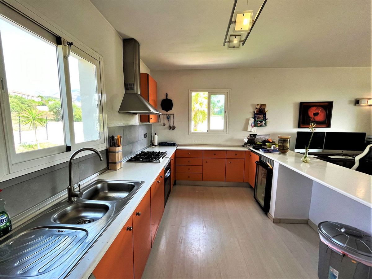 3 Bed Townhouse for sale in Estepona Costa Del Sol, Málaga, Spain
