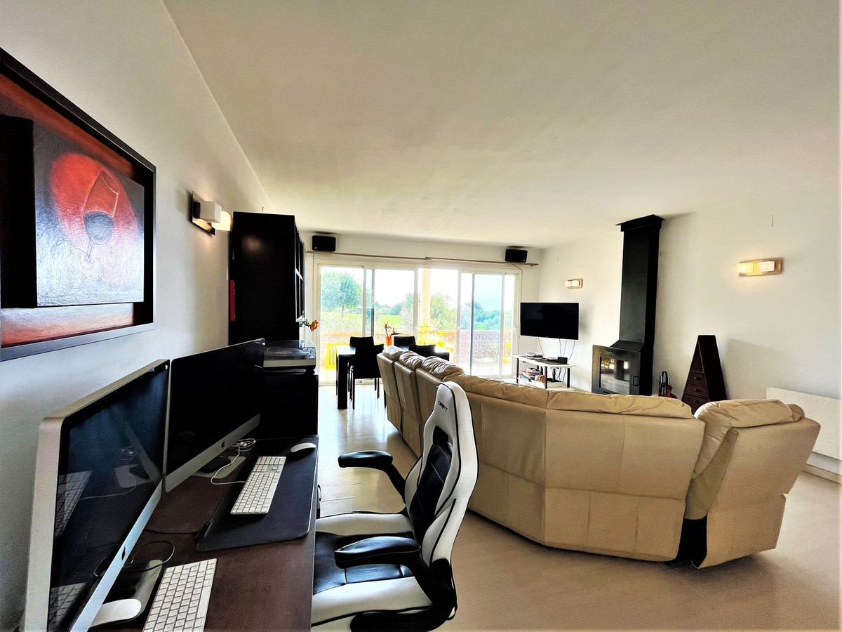 3 Bed Townhouse for sale in Estepona Costa Del Sol, Málaga, Spain