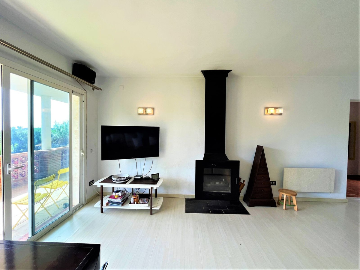 3 Bed Townhouse for sale in Estepona Costa Del Sol, Málaga, Spain