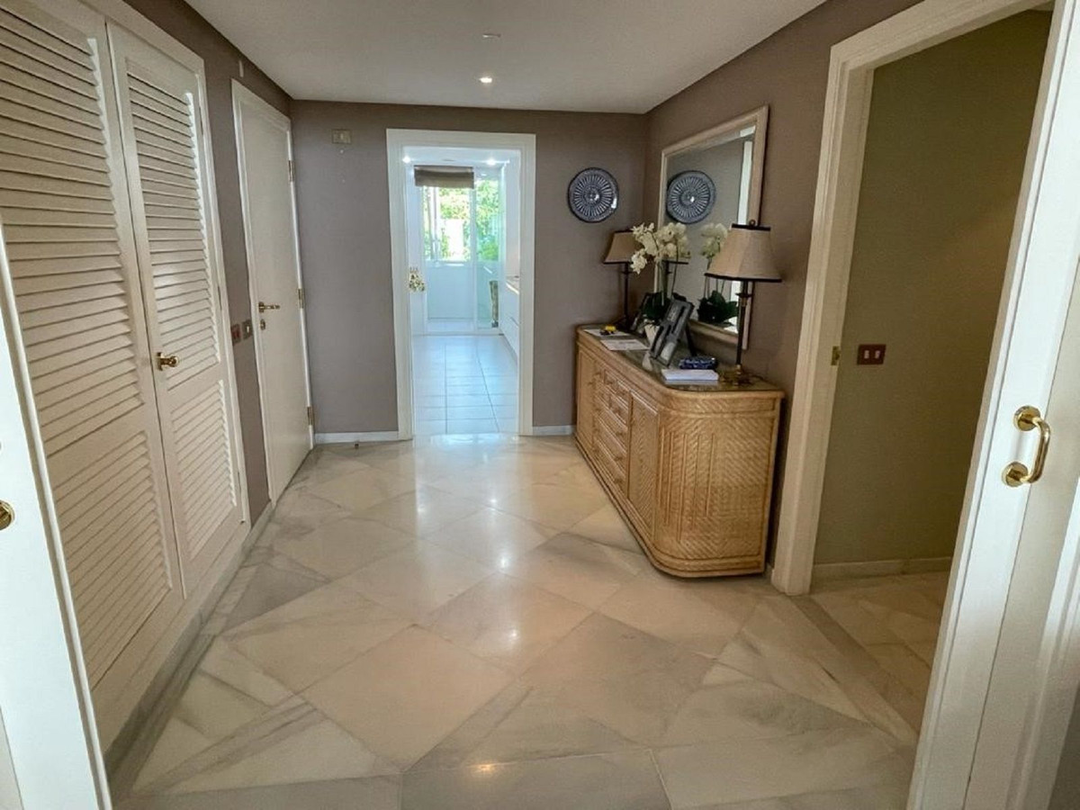 Se vende Apartamento Planta Media de 3 dormitorios en Costa Del Sol, Málaga, España