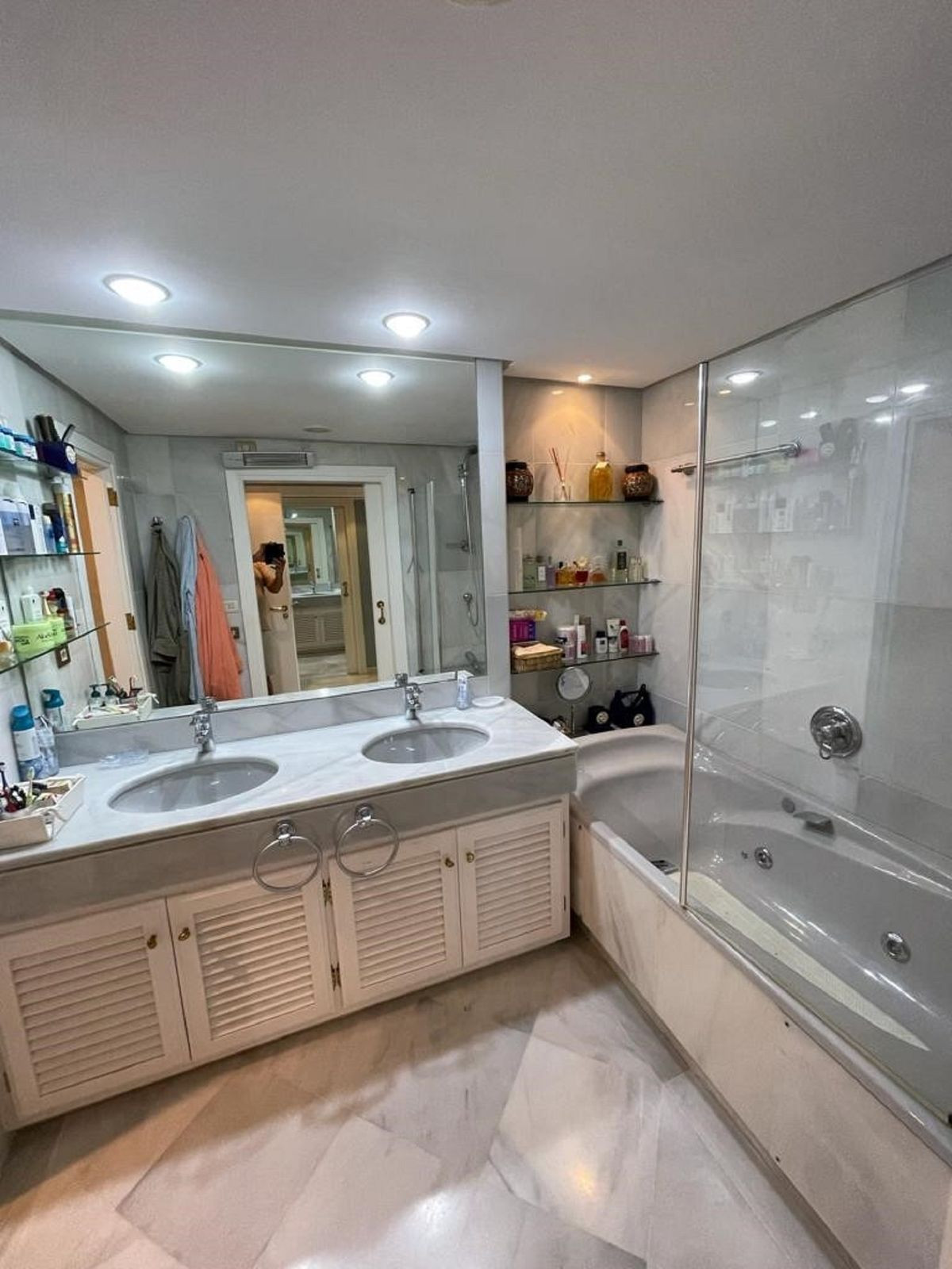 Se vende Apartamento Planta Media de 3 dormitorios en Costa Del Sol, Málaga, España