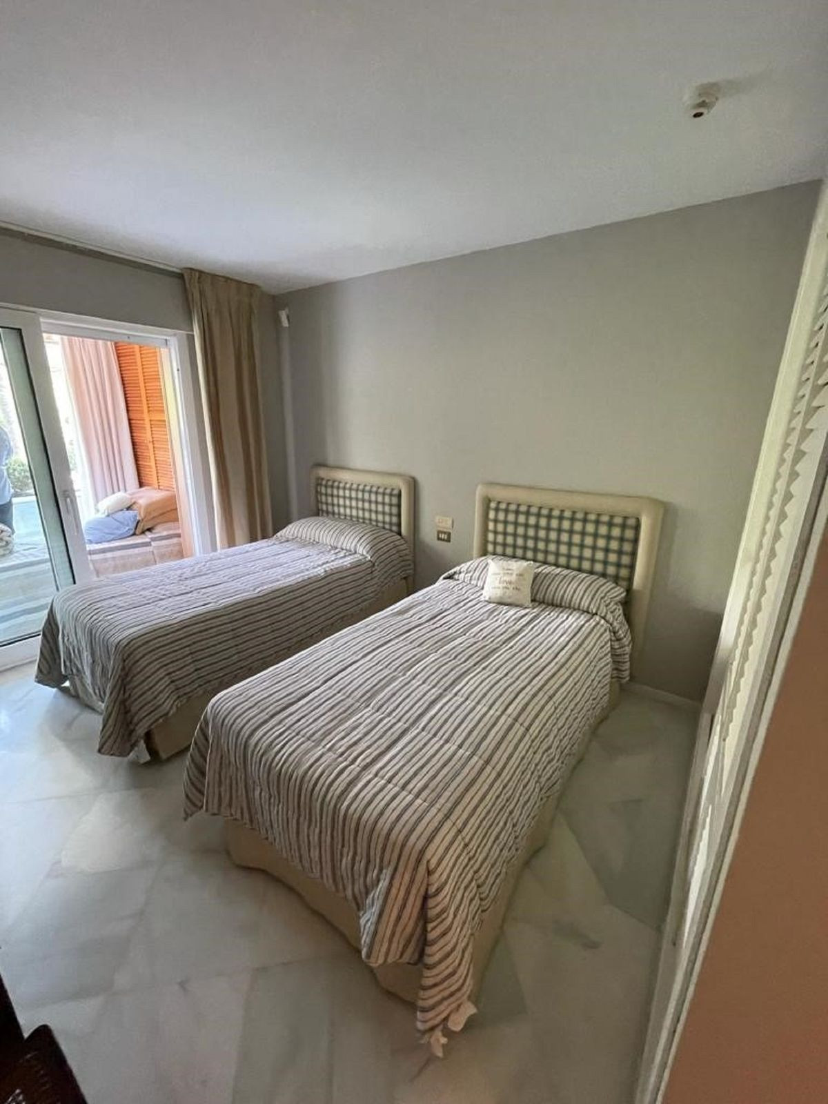 Se vende Apartamento Planta Media de 3 dormitorios en Costa Del Sol, Málaga, España