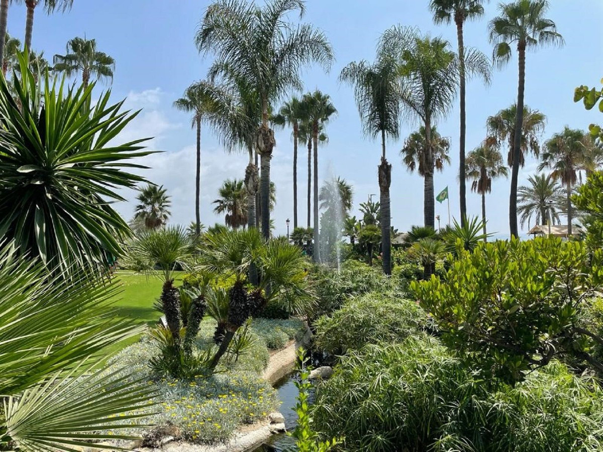 Se vende Apartamento Planta Media de 3 dormitorios en Costa Del Sol, Málaga, España