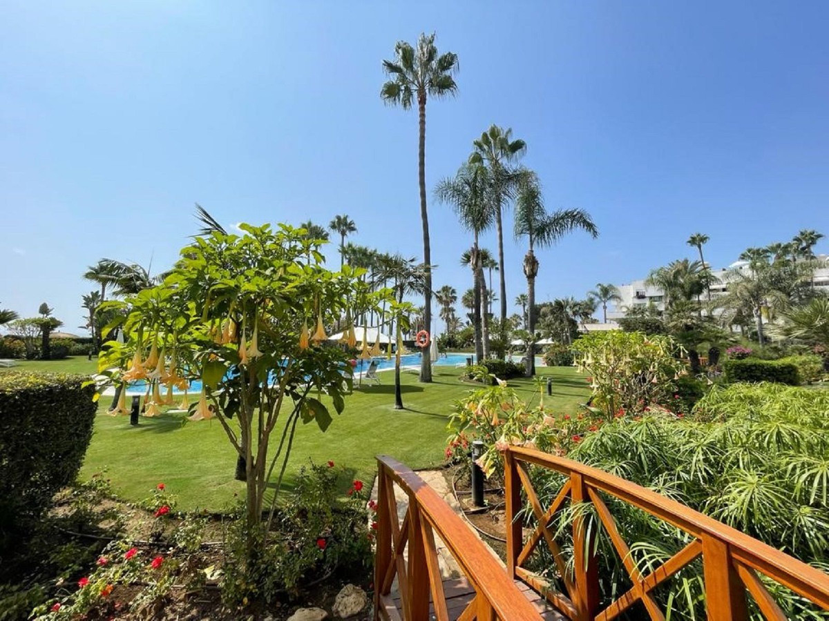 Se vende Apartamento Planta Media de 3 dormitorios en Costa Del Sol, Málaga, España