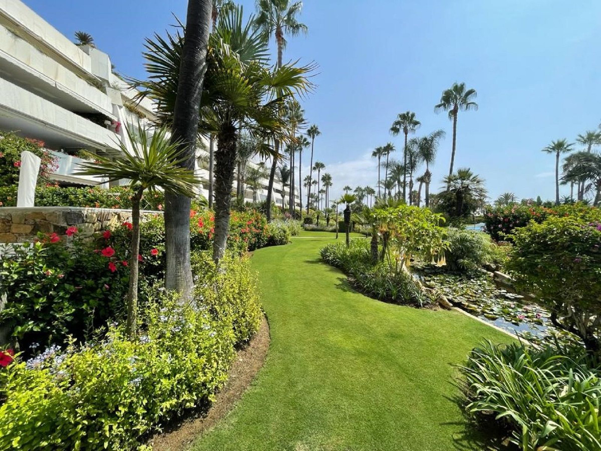Se vende Apartamento Planta Media de 3 dormitorios en Costa Del Sol, Málaga, España