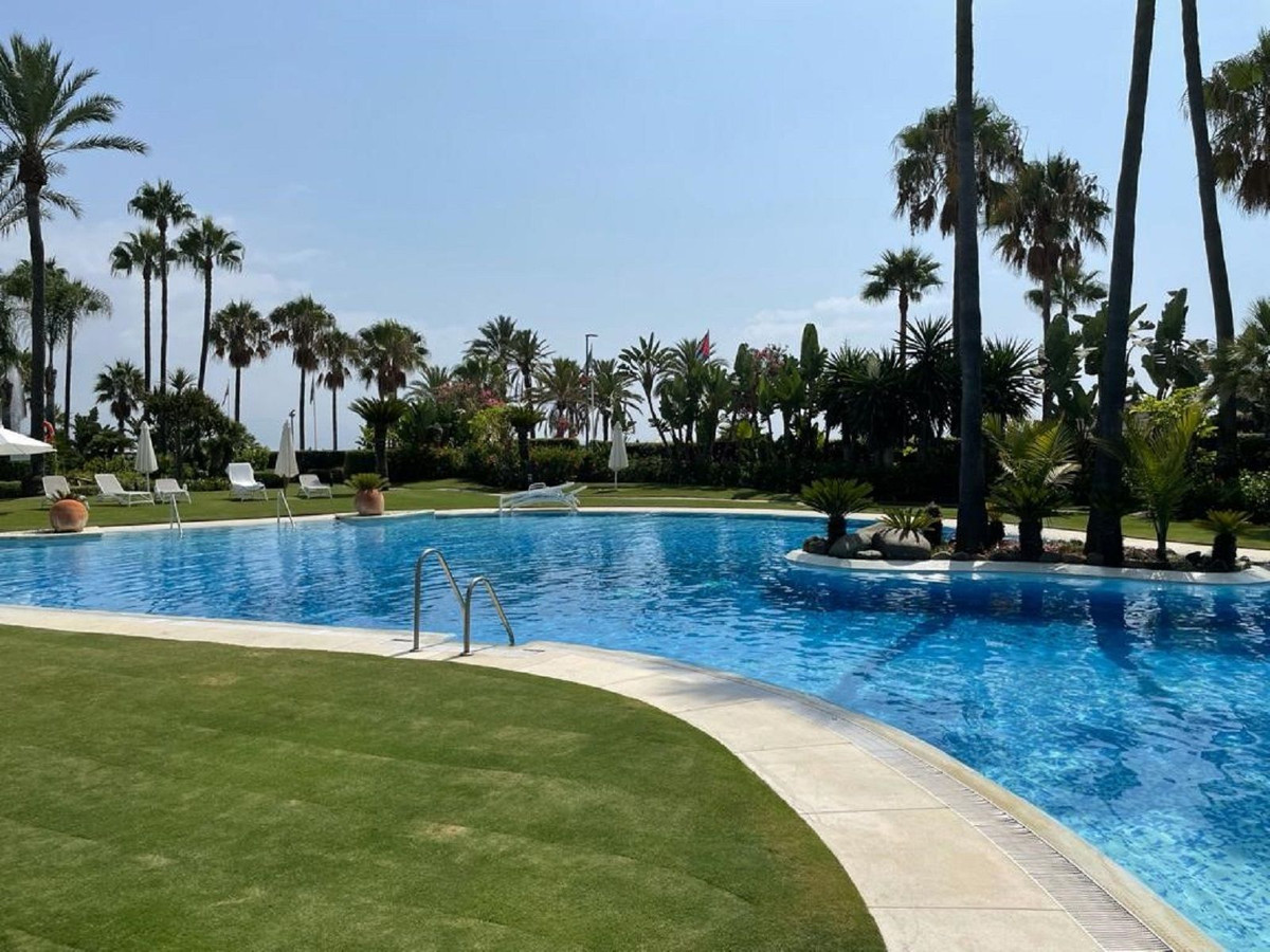 Se vende Apartamento Planta Media de 3 dormitorios en Costa Del Sol, Málaga, España