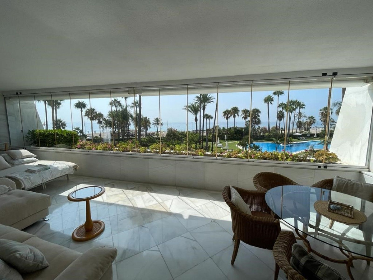Se vende Apartamento Planta Media de 3 dormitorios en Costa Del Sol, Málaga, España