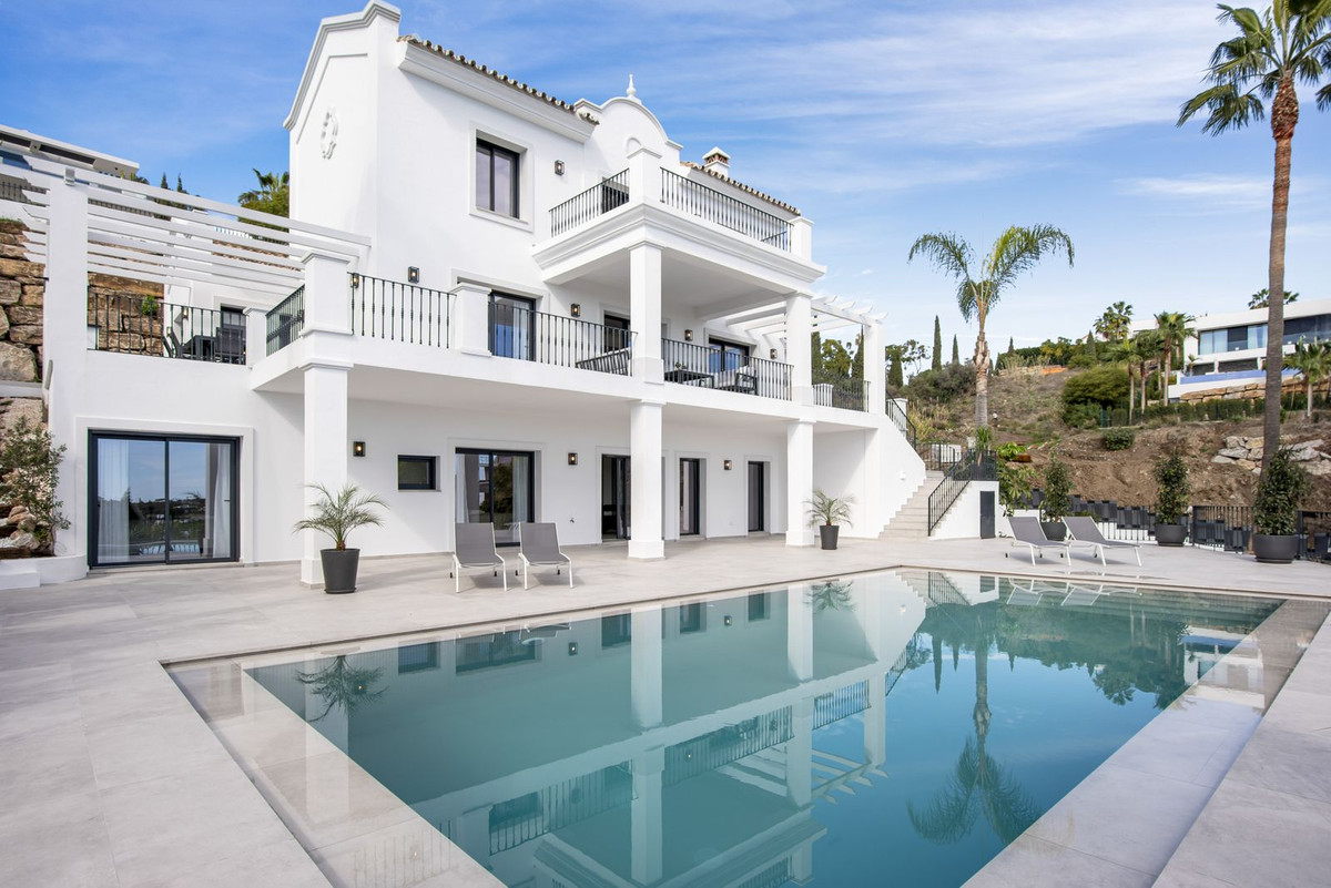 Se vende Villa - Chalet de 5 dormitorios en Costa Del Sol, Málaga, España