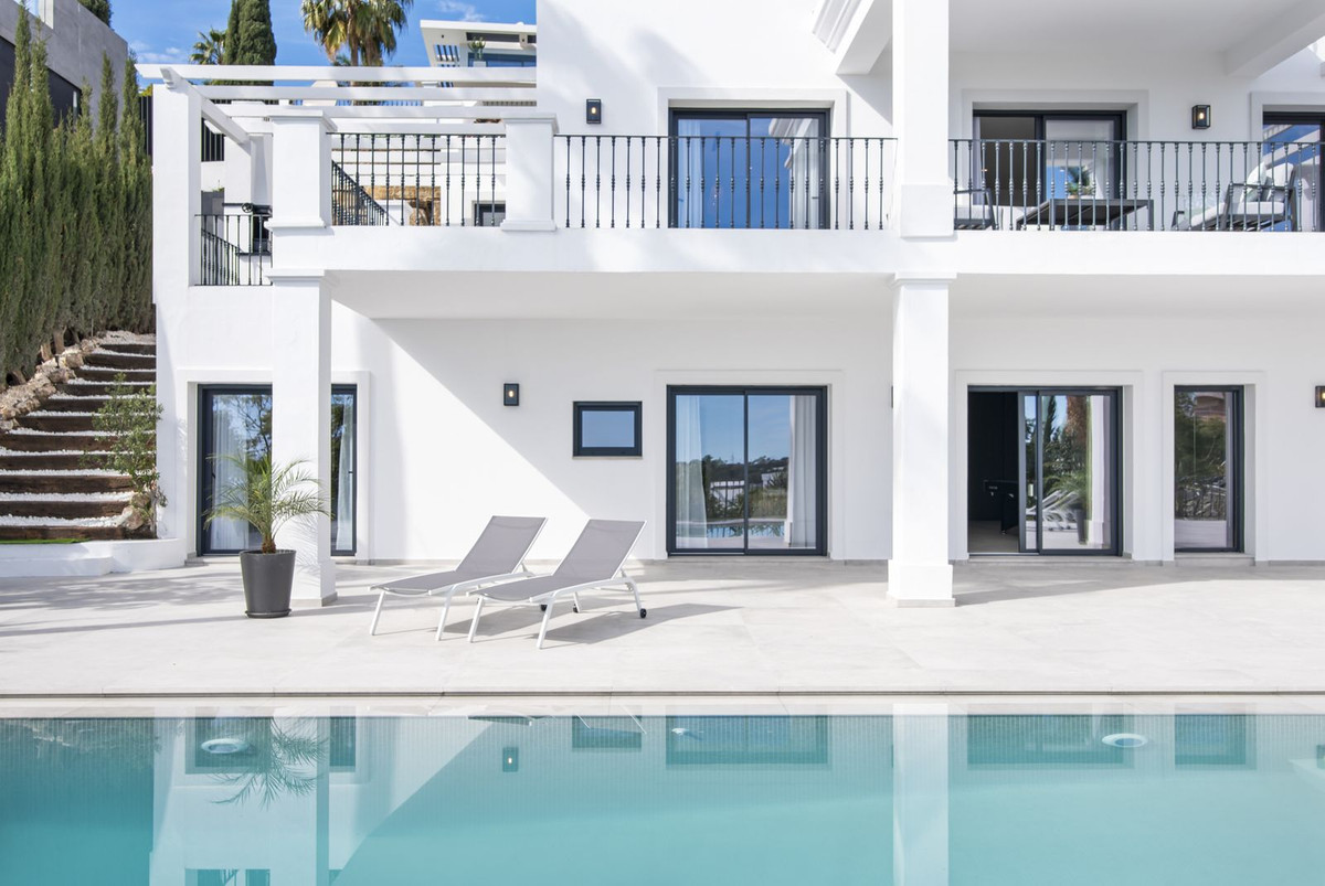 Se vende Villa - Chalet de 5 dormitorios en Costa Del Sol, Málaga, España