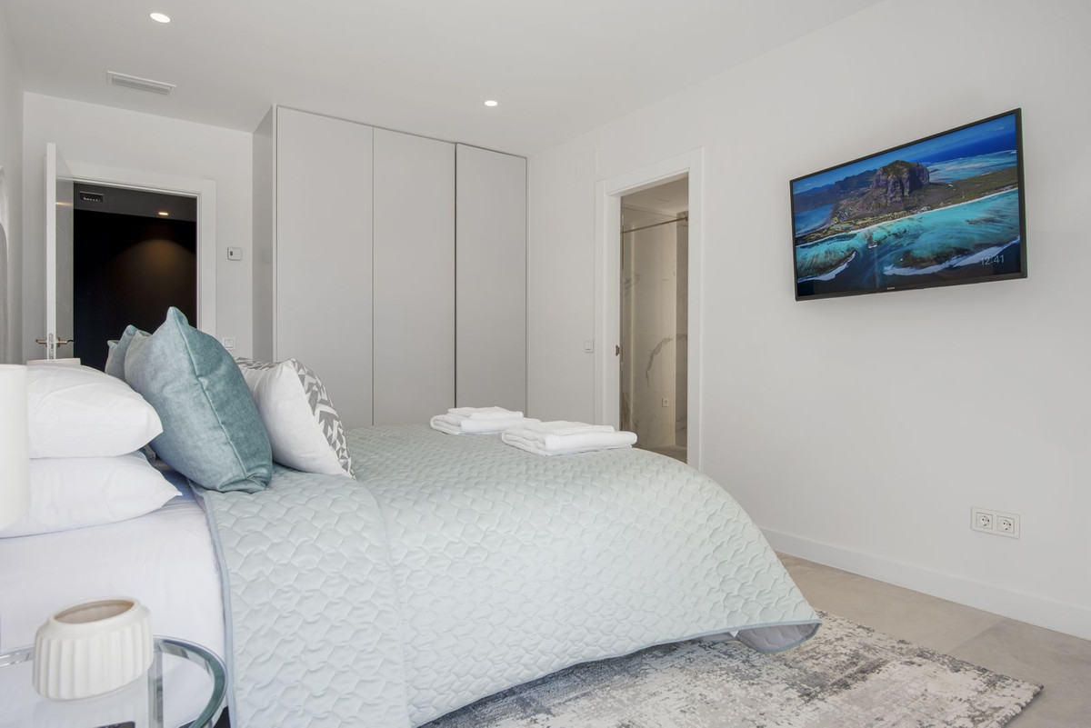 Se vende Villa - Chalet de 5 dormitorios en Costa Del Sol, Málaga, España