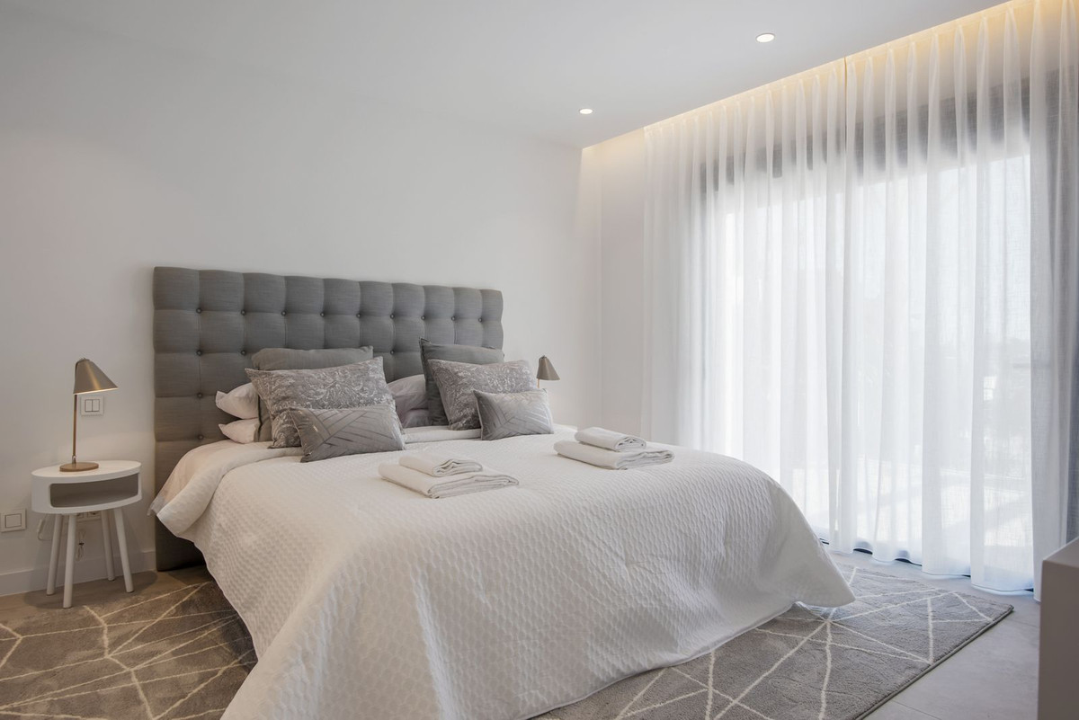Se vende Villa - Chalet de 5 dormitorios en Costa Del Sol, Málaga, España