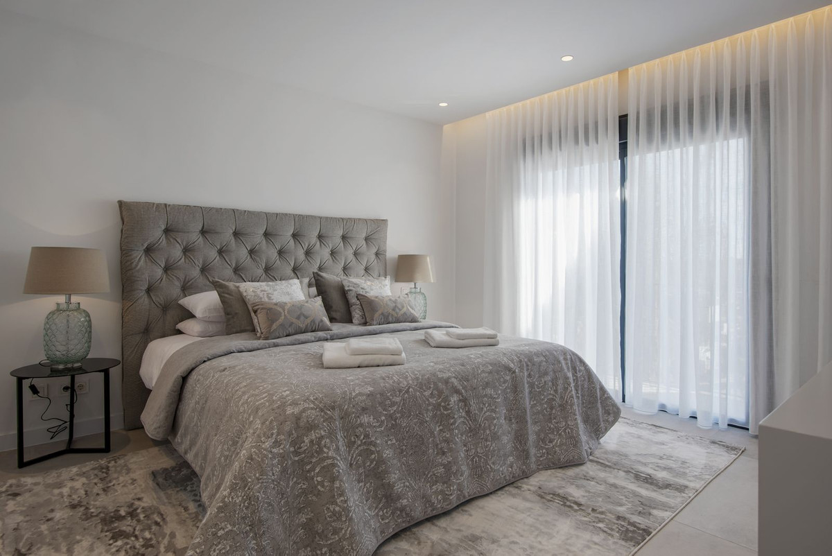 Se vende Villa - Chalet de 5 dormitorios en Costa Del Sol, Málaga, España