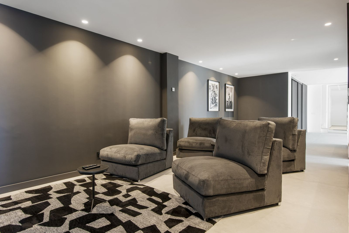 Se vende Villa - Chalet de 5 dormitorios en Costa Del Sol, Málaga, España