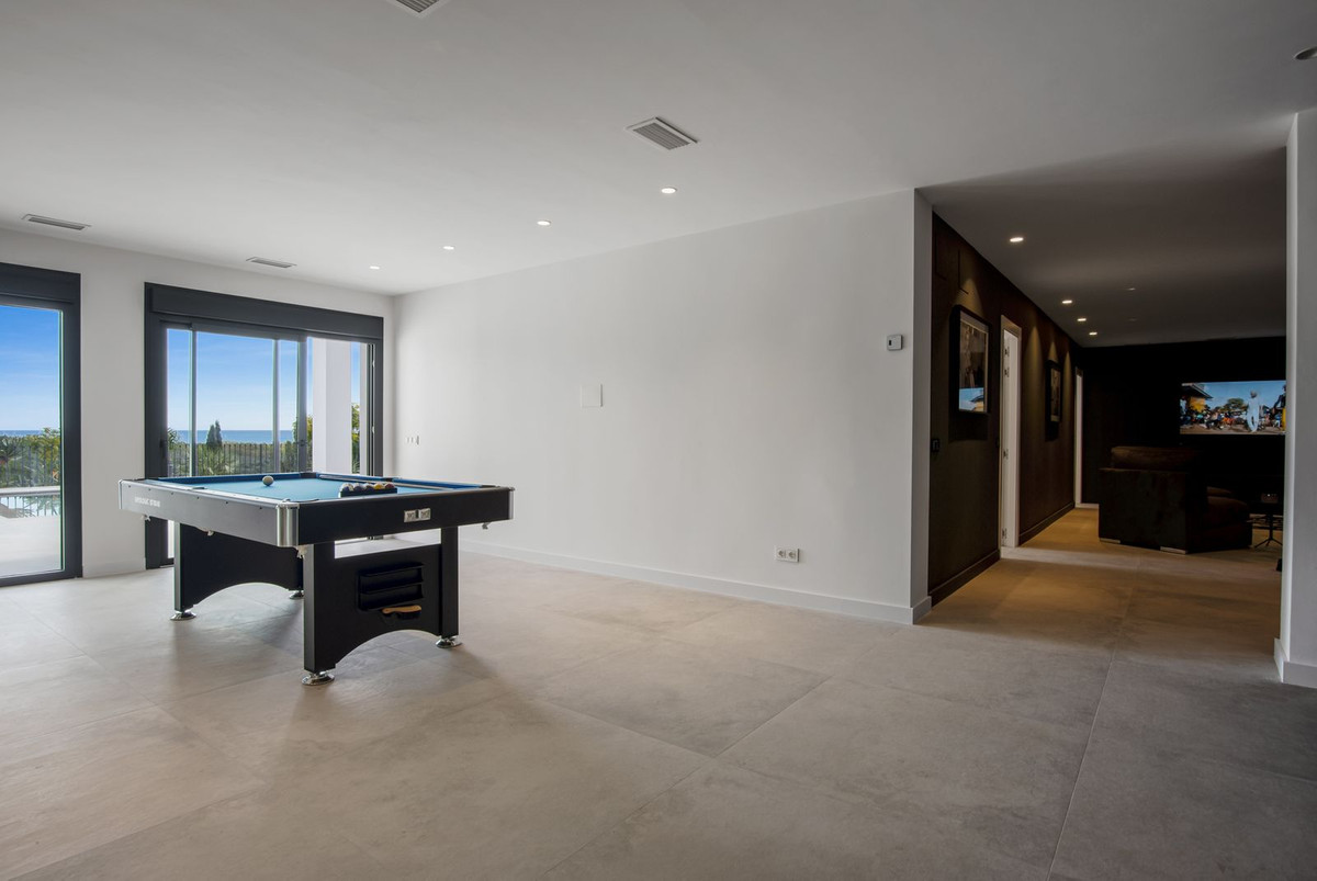 Se vende Villa - Chalet de 5 dormitorios en Costa Del Sol, Málaga, España