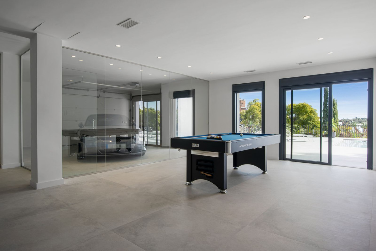 Se vende Villa - Chalet de 5 dormitorios en Costa Del Sol, Málaga, España