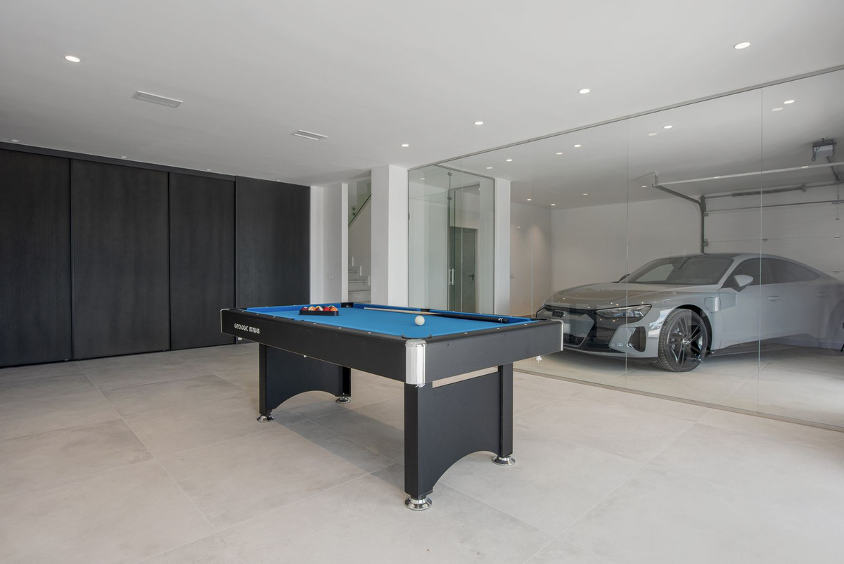 Se vende Villa - Chalet de 5 dormitorios en Costa Del Sol, Málaga, España