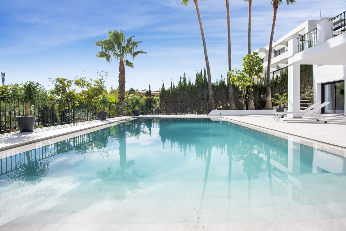 Se vende Villa - Chalet de 5 dormitorios en Costa Del Sol, Málaga, España