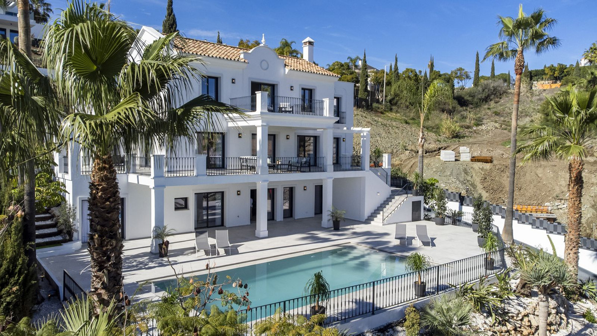 Se vende Villa - Chalet de 5 dormitorios en Costa Del Sol, Málaga, España