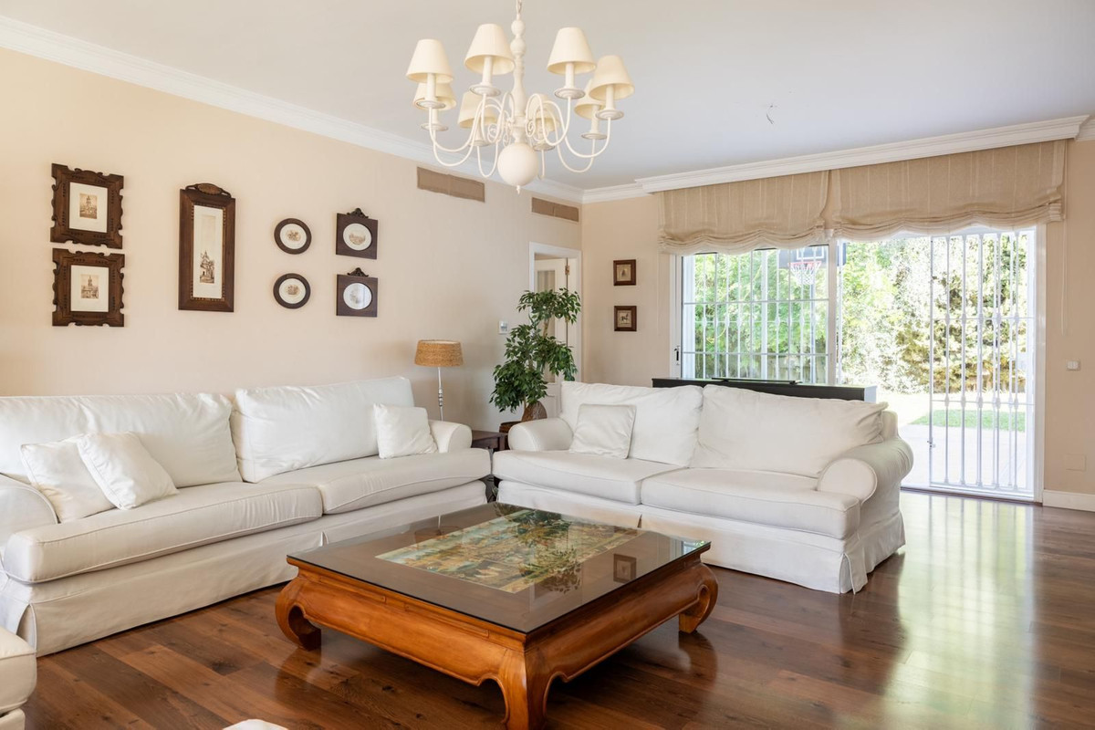 Se vende Villa - Chalet de 4 dormitorios en Costa Del Sol, Málaga, España