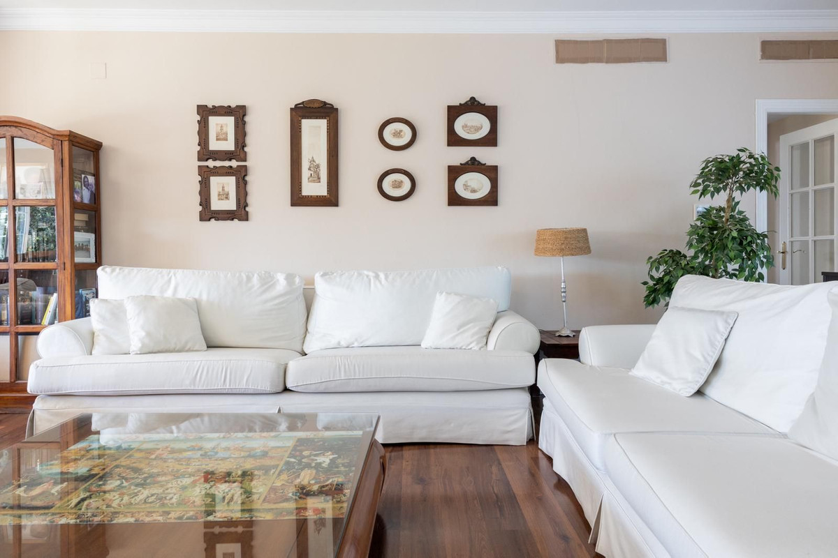 Se vende Villa - Chalet de 4 dormitorios en Costa Del Sol, Málaga, España