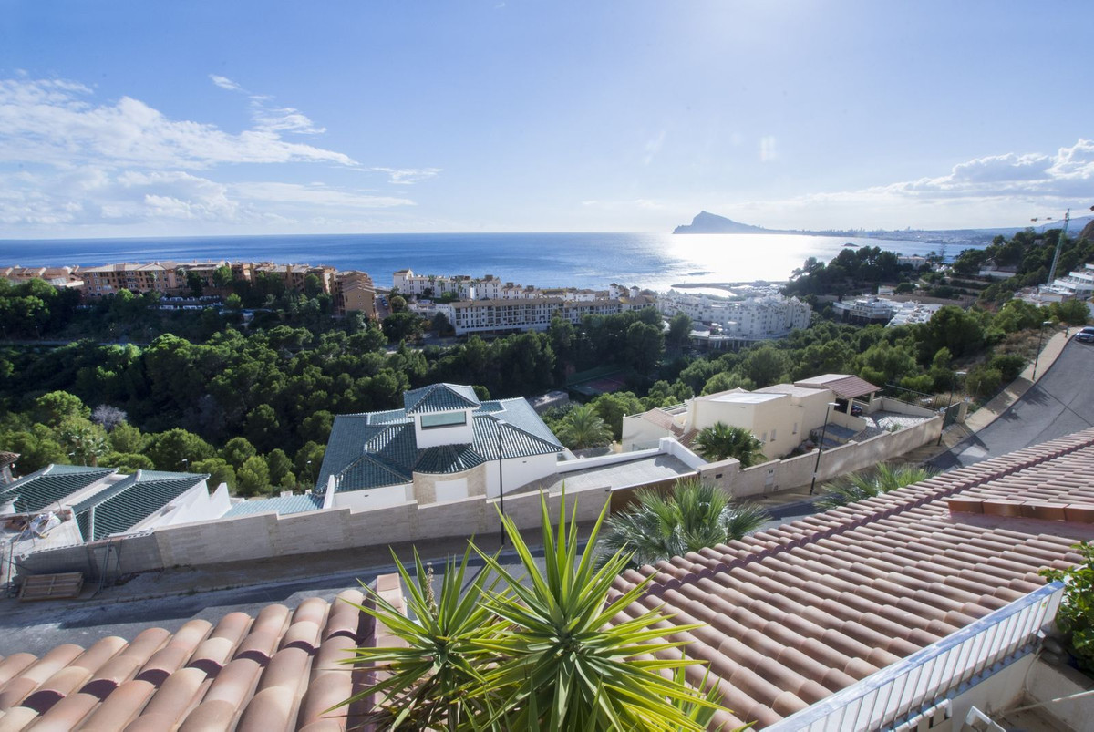 2 Bed Apartment for sale in Altea Costa Blanca, Alicante, Spain