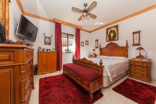 3 Bed Townhouse for sale in El Padron Costa Del Sol, Málaga, Spain