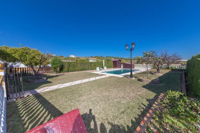3 Bed Townhouse for sale in El Padron Costa Del Sol, Málaga, Spain